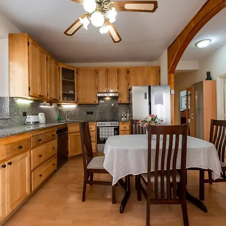 View Port Apartment
