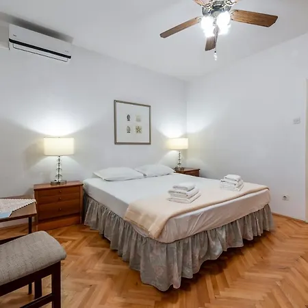 View Port Apartment *