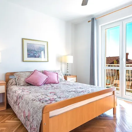 View Port Apartment *